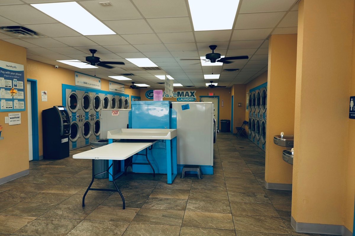 WaveMAX Temple, TX — Olaf Dr. | WaveMAX Laundry 10 Interior of the 10 Olaf Dr laundromat in Temple, TX